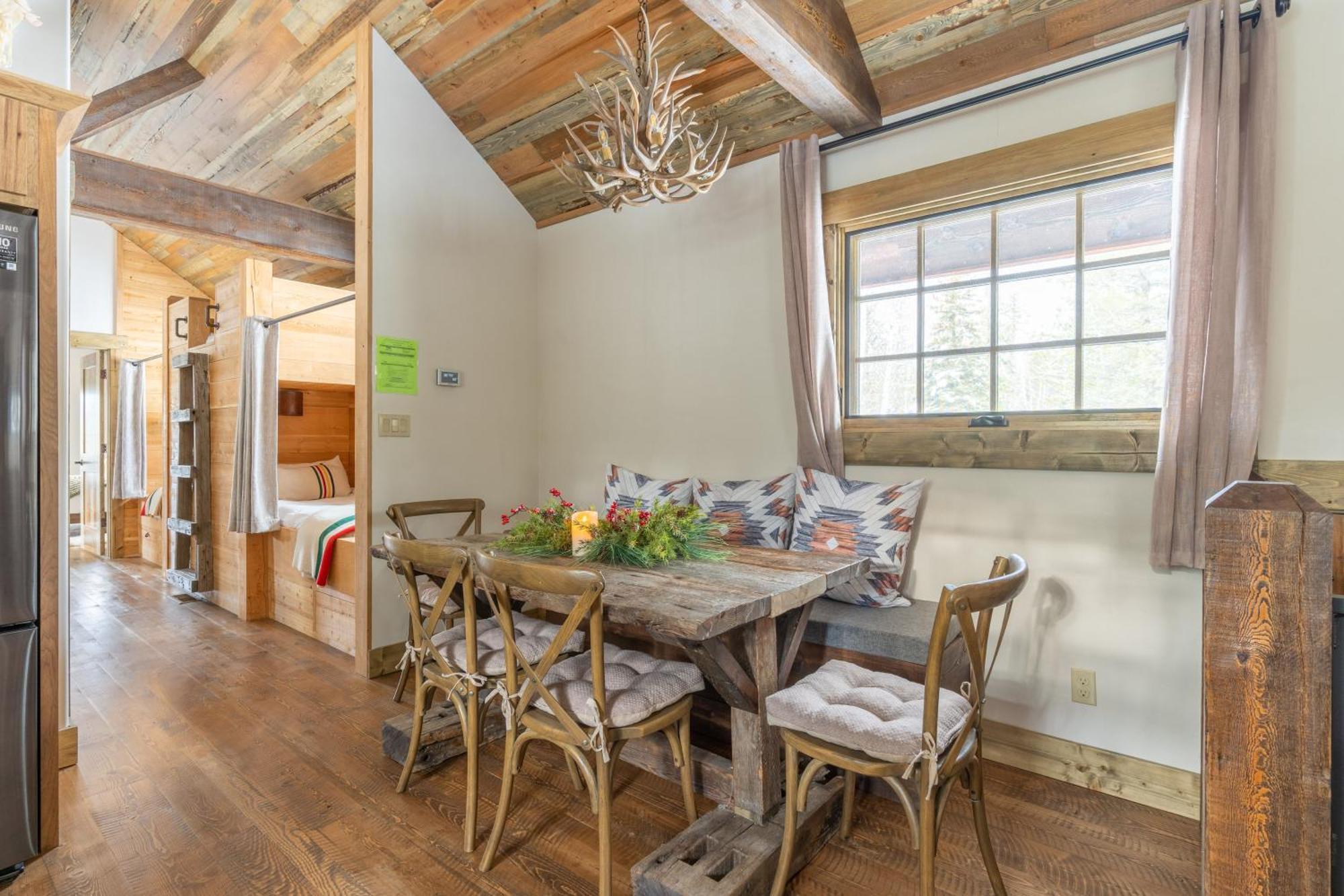 The Stalls At Whitefish Bagian luar foto