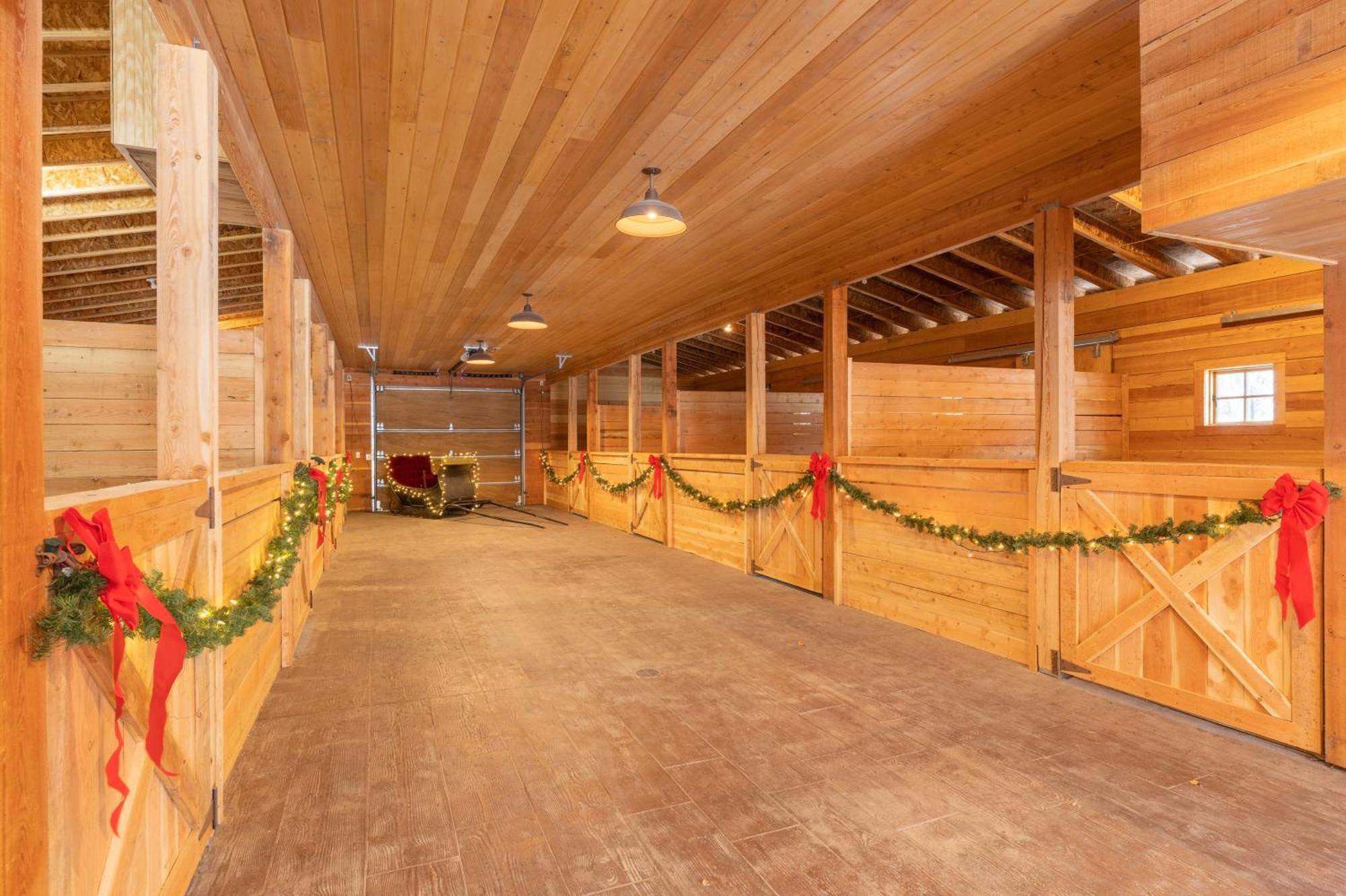 The Stalls At Whitefish Bagian luar foto